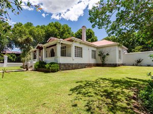 6 Bed House in Paarlshoop