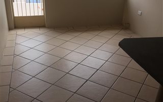 2 Bedroom Apartment in Krugersdorp Central