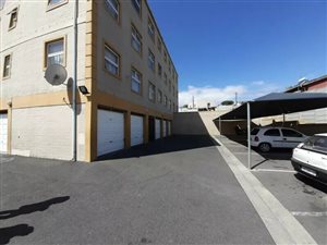 2 Bed Apartment in Cloetesville