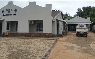 100 m² Office Space in White River Central