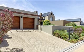 3 Bedroom House in Longlands Country Estate