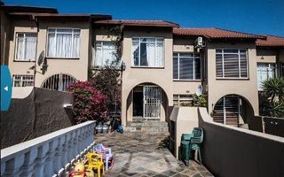 2 Bedroom Townhouse in Quellerina