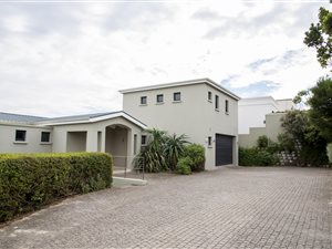 4 Bed House in The Heads