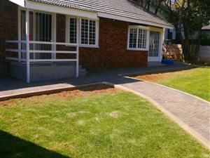 3 Bed House in Lynnwood Glen