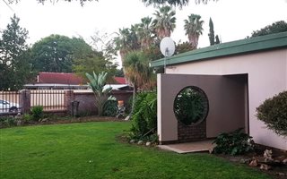 3 Bedroom House in Penina Park