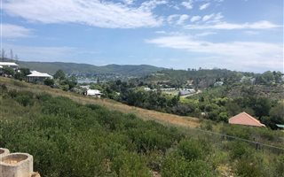 831 m² Land available in Kanonkop