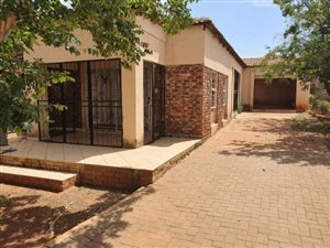 3 Bed House in Potchefstroom Central