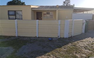 3 Bedroom House in Grassy Park