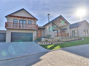 4 Bed House in Kingswood Golf Estate