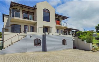 5 Bedroom House in Robberg