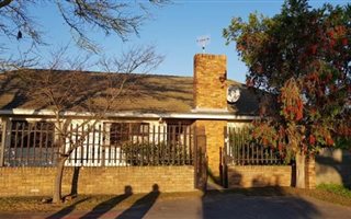 3 Bedroom House in Strand Central