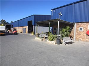 350 m² Industrial space in Hughes