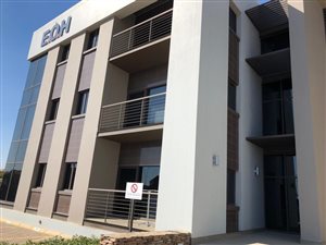 174 m² Commercial space in Noordwyk