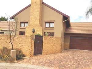 2 Bed House in Ruimsig