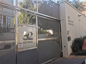 1 Bed Apartment in Parktown North