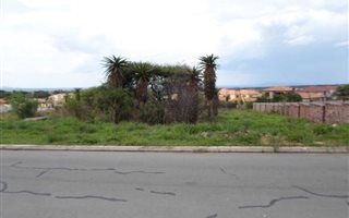 1774 m² Land available in Sterpark