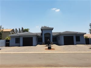 3 Bedroom House in Raslouw Glen