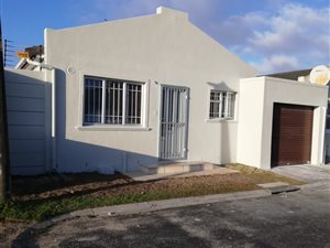 3 Bed House in Lotus River