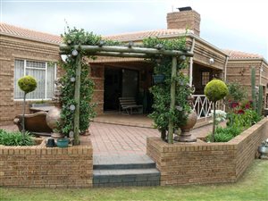 3 Bed House in Del Judor