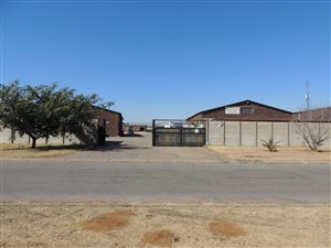 1642 m² Industrial space in Aureus