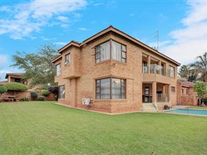 4 Bed House in Ruimsig
