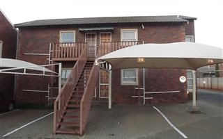 3 Bedroom Townhouse in Langenhoven Park