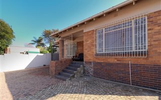 3 Bedroom House in Montgomery Park