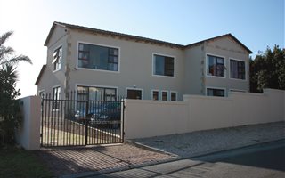 11 Bedroom House in Welgelegen