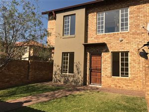 3 Bed Townhouse in Hazeldean (Silverlakes Surroundings)
