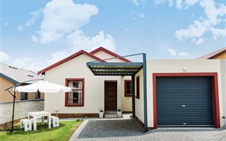 3 Bedroom House in Kosmosdal