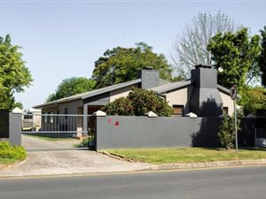 4 Bed House in Bodorp