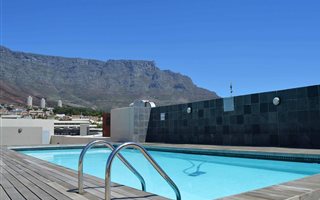 1 Bedroom Apartment in Zonnebloem