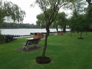 2 Bed Flat in Vaalpark