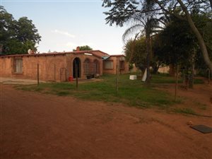 8.6 ha Farm in Buffelsdrift AH