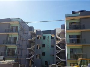 2 Bed Flat in Montclair