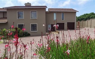 4 Bedroom House in Mossel Bay Central