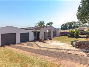 4 Bed House in Manor Gardens