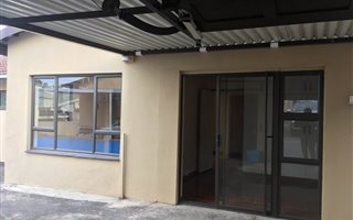 2 Bedroom House in Burlington Heights