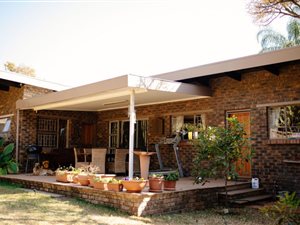 4 Bed House in Theresa Park