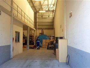 545 m² Industrial space in Airport Industria