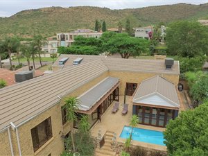 4 Bed House in Featherbrooke Estate