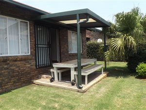 2 Bed Simplex in Highveld