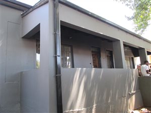 4 Bed House in Bezuidenhout Valley