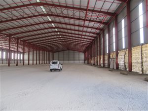 10300 m² Industrial space in Deal Party