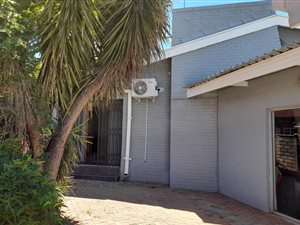 5 Bed House in Rhodesdene