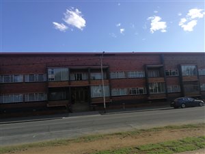 1.5 Bed Apartment in Boksburg West
