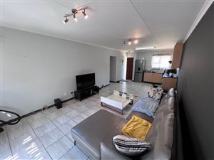 2 Bed Apartment in Leeuwenhof Estate