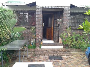 3 Bed Townhouse in Geelhoutpark