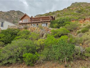 4 Bed House in Mountainside