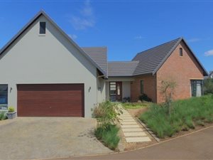 3 Bed House in Cotswold Downs Estate